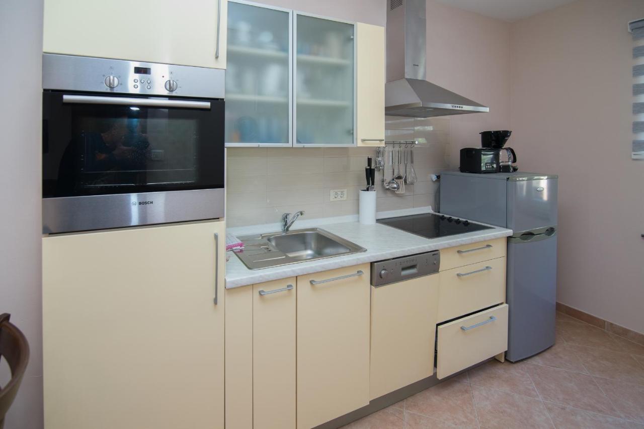 Apartments With A Parking Space Punta Kriza, Cres - 8082 Exterior photo